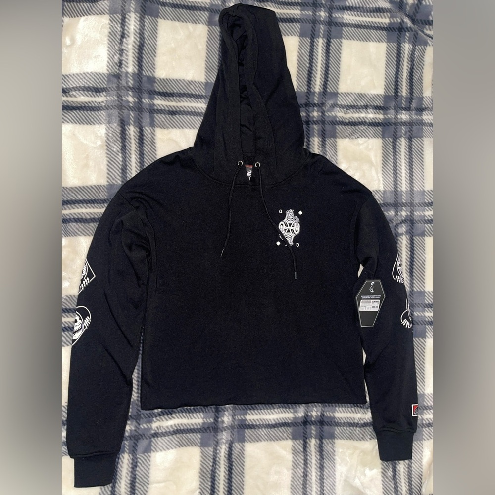 Lurking Class by Sketchy Tank Queen Black Crop Hoodie